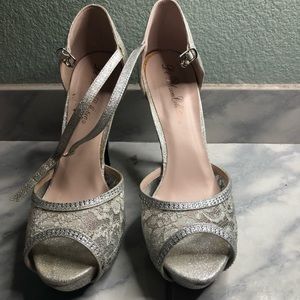 Creme Lace with Rhinestone Heels